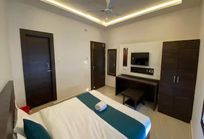 hotel shivali inn deluxe room
